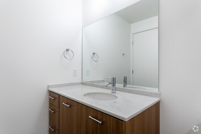 Studio, 1BA - 430 SF