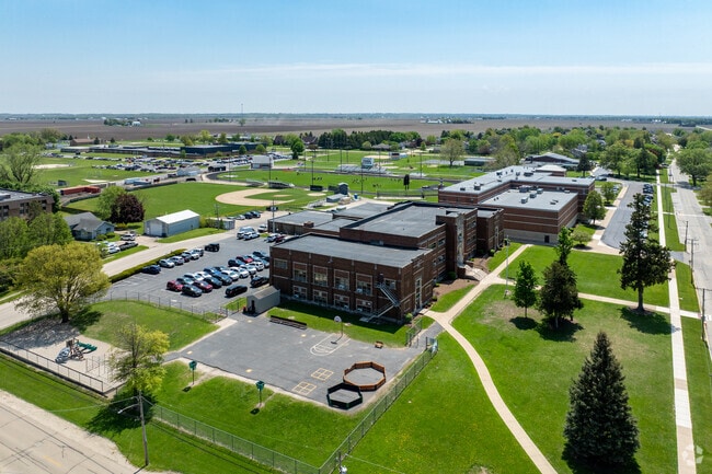 Dummer Elementary School has dozens of effective and excellent teachers and staff.