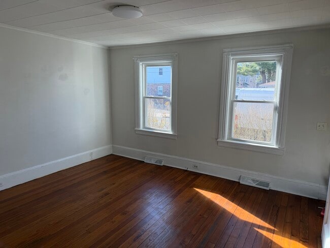 15 Parsons St unit 11, Easthampton, MA 01027 - photo 4