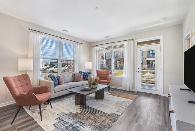 Water's Edge, Crystal Lake, IL 60014 - photo 2