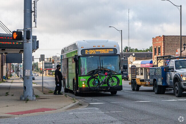Many bus routes connect Glen Park residents to the rest of Gary.
