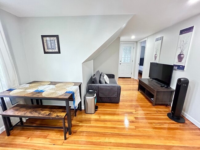 16 Lewis Ave unit 1-bedroom, Norwood, MA 02062 - photo 4