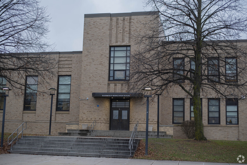 Bloomfield High School provides education in the neighborhood of 
Outlying Ontario County.