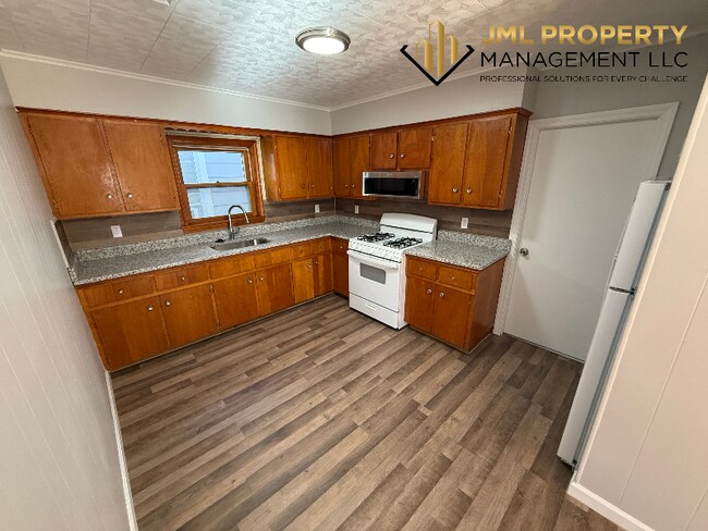 52 Pitman St unit 3F, Fall River, MA 02723 - photo 3