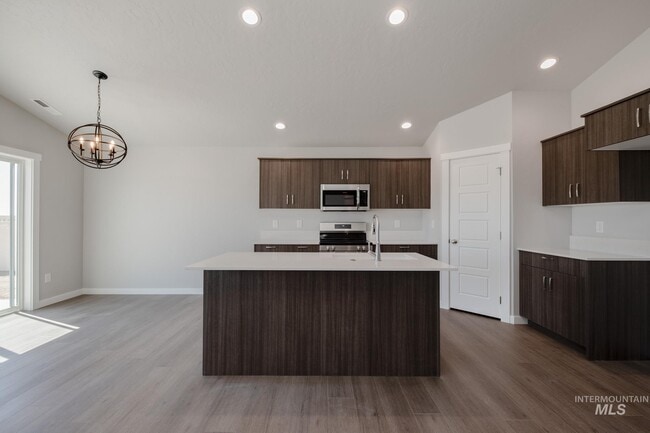 5526 S Donaway Ave, Meridian, ID 83642 - photo 4