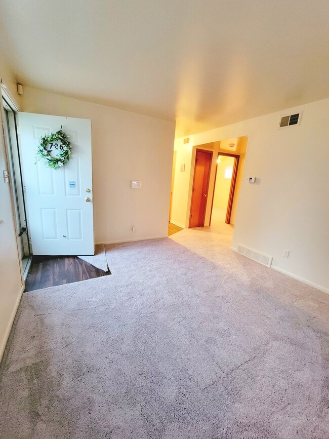 726 NE 68th St Unit 718, Gladstone, MO 64118