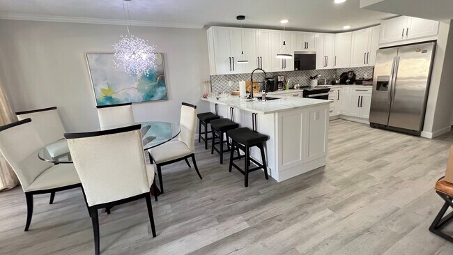 1517 Chesapeake Ave unit 1517 Chesapeake Aven, Naples, FL 34102 - photo 6