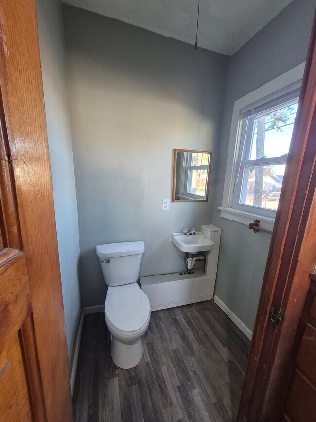 302 Maple St, Friend, NE 68359 - photo 6