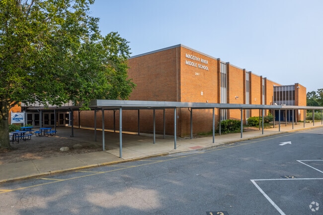 Entrance to Magothy River Middle School.