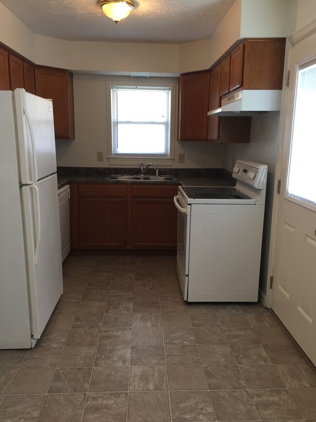 20 White Cir, Winchester, KY 40391