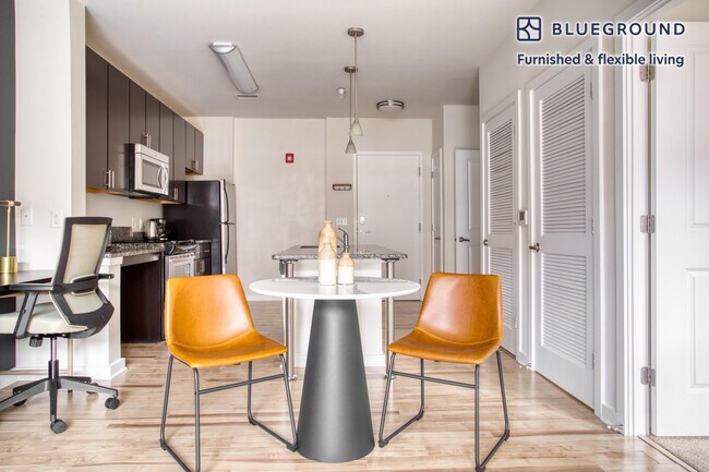 360 H St NE unit FL5-ID512, Washington, DC 20002 - photo 6