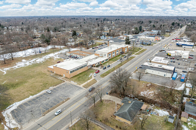 Fair Plain Middle School is a public school located in Benton Harbor, Michigan.
