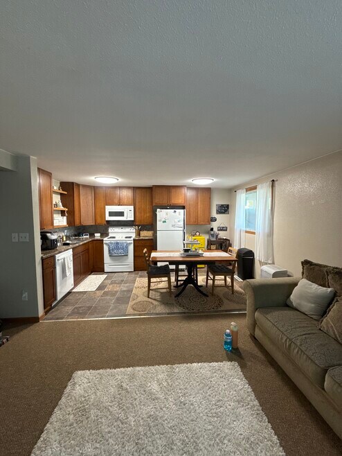 712 7th St SE unit 1, Devils Lake, ND 58301 - photo 1