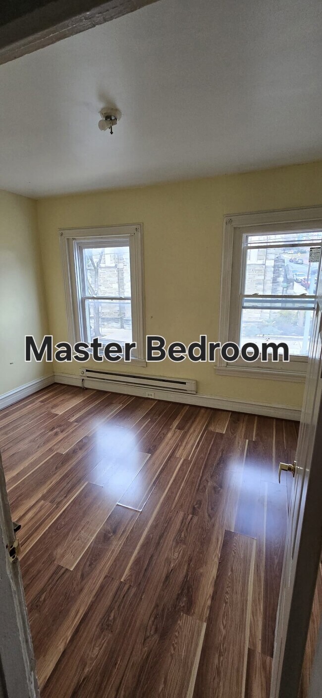 1564 Perkiomen Ave, Reading, PA 19602