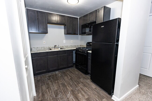 The Flats of Inkster, Inkster, MI 48141 - photo 4