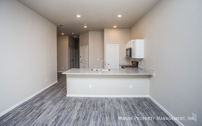 2118 N Avenue J, Lubbock, TX 79403 - photo 6