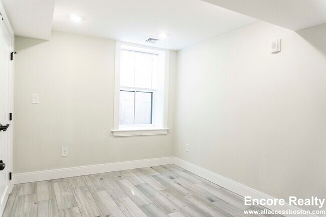 79 Linden St unit 7, Allston, MA 02134 - photo 5
