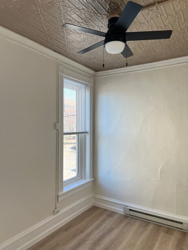 113 1/2 Main St E unit 6, Menomonie, WI 54751 - photo 5