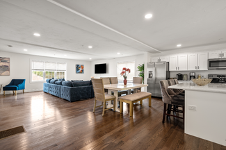 49 Chilmark St, Worcester, MA 01604