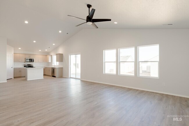 3894 E Jamestown Dr, Nampa, ID 83686 - photo 4