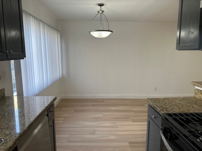 8735 Variel Ave unit 104, Canoga Park, CA 91304 - photo 2