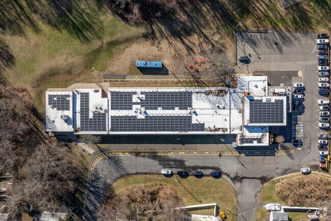 Leroy Gordon Cooper Elementary's academics receive a B- rating from NICHE.