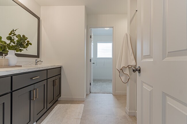 6746 27th St S, Fargo, ND-25.jpg