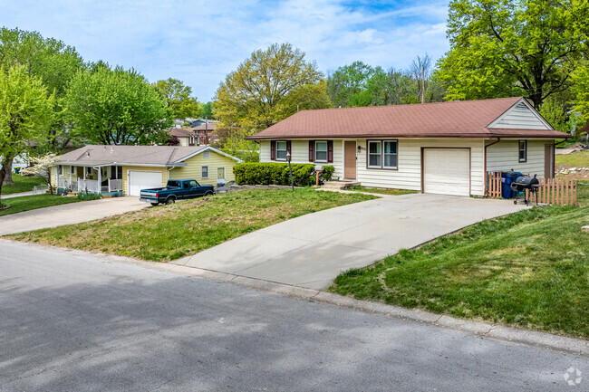 Glendale has several ranch style home tucked into the hillside.