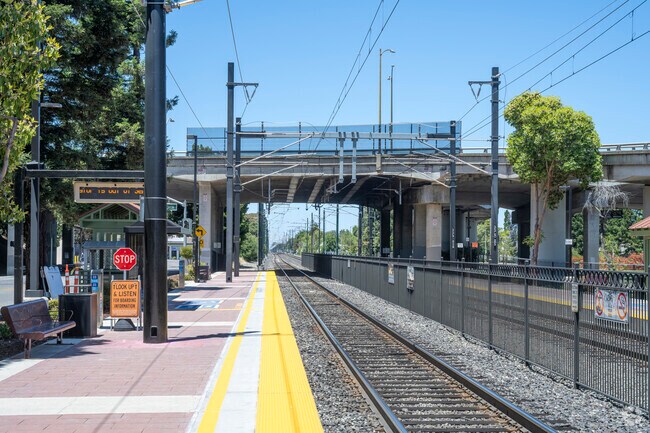 The Caltrans station offers a way to get all over the bay area.