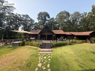 1710 Gull Pond Ln, Greenport, NY 11944