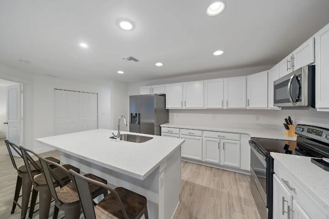 509 Lilac Ct, West Palm Beach, FL 33407 - photo 4