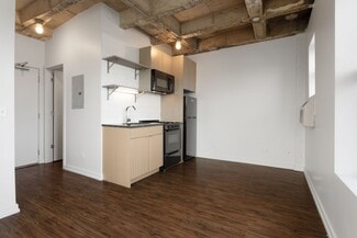 4549 N Malden St, Chicago, IL 60640