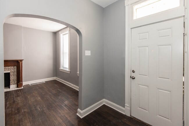 3511 Itaska St, Saint Louis, MO 63111 - photo 2