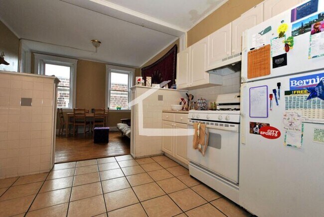 54 Egmont St unit 4, Brookline, MA 02446 - photo 3