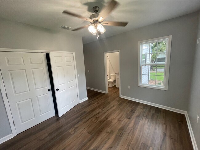 1112-B North Toombs Street Front Bedroom and bath