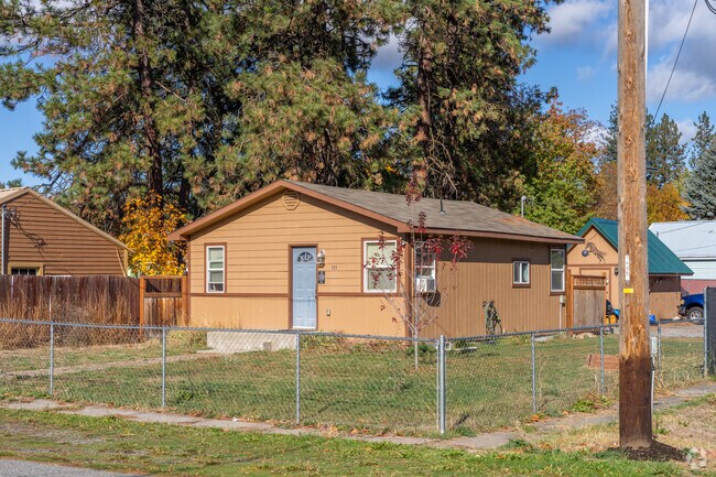 Homes in West Seltice have a short commute to downtown Post Falls.