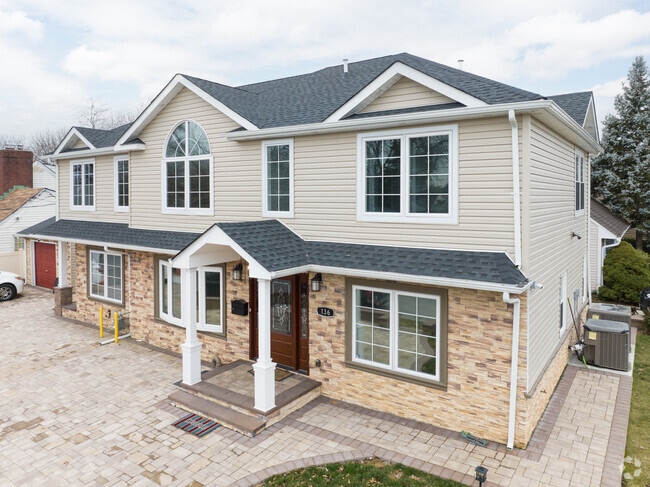 Beautiful colonial style home in Elmont.