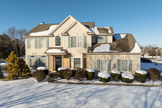 Modern Colonial Revival style homes are found through out Medina Ohio.