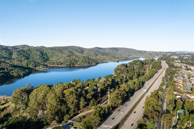 Green Hills is a quiet neighborhood with easy access to abundant nature.