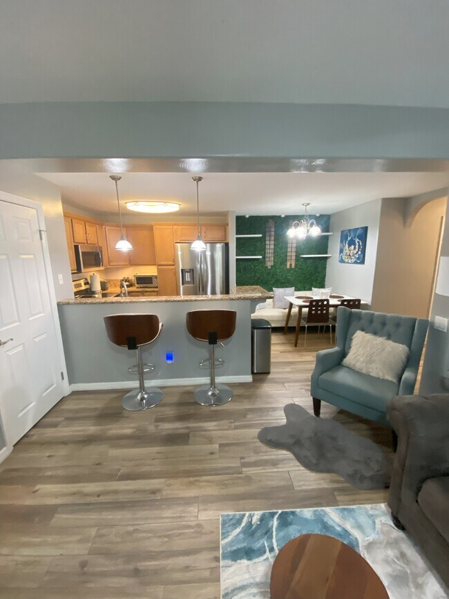 5404 Balboa Arms Dr Unit 355, San Diego, CA 92117