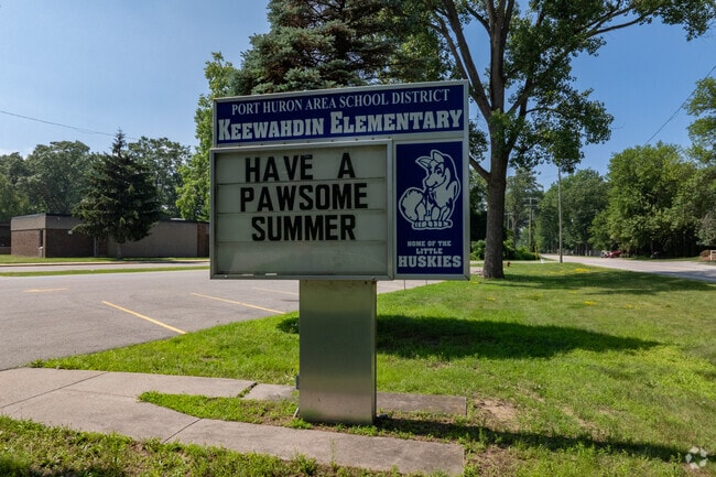 Keewahdin Elementary School