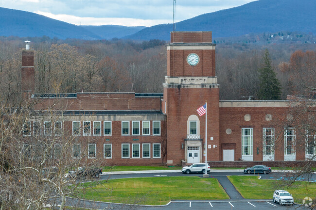 Wappingers Jr High School serves students grades 6 through 8.