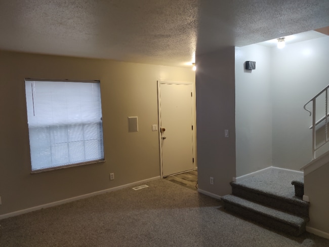 5507 Glenridge Dr, Toledo, OH 43614 - photo 2