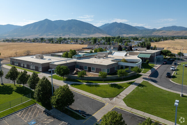 Copper Canyon Elementary School is located in the Tooele County neighborhood.