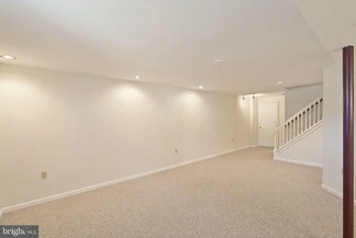 8213 Crackling Fire Dr, Gainesville, VA 20155