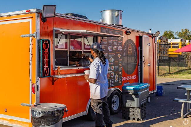 The Urban Taco in Wahouma has great street tacos, for a quick bite.
