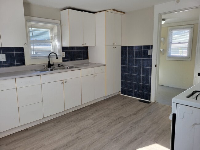 479 N Eureka Ave, Columbus, OH 43204 - photo 3