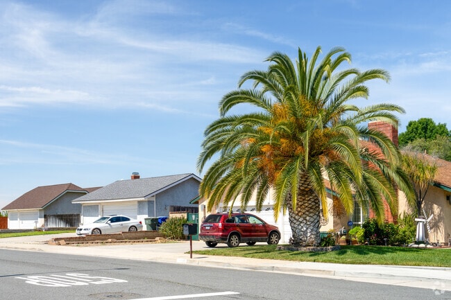 Find your next home in the beautiful Arlington South neighborhood.