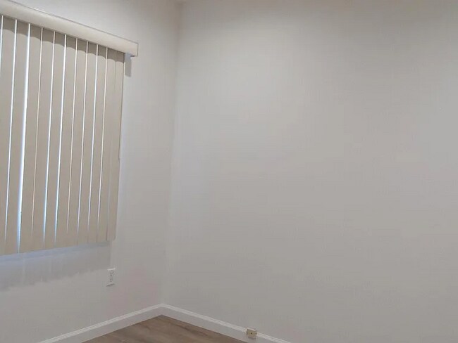 12928 Moorpark St unit 3, Los Angeles, CA 91604 - photo 5