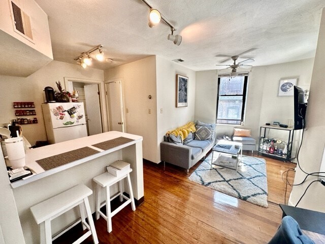 13 Charter St unit 2, Boston, MA 02113 - photo 3